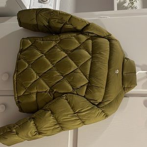 Mountain hardware down coat, like new